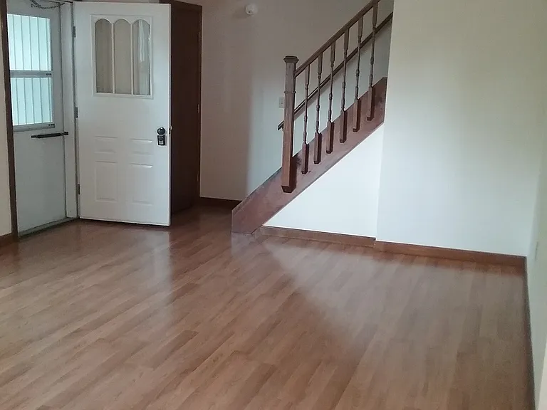 120 Charles Cir #120 — Photo 5