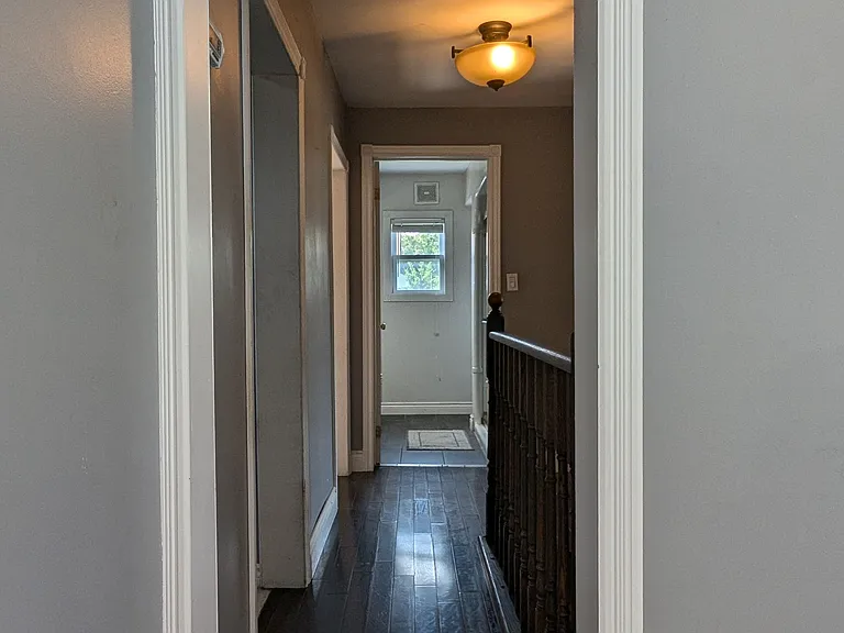 1478 Simcoe St N — Photo 9