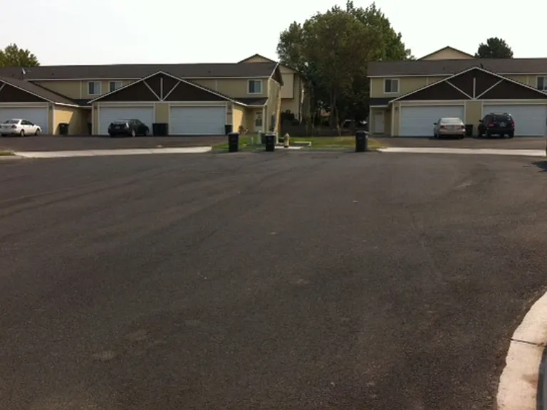 103 E Mizzou Ct — Photo 2