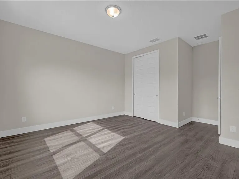 7838 Spectrum Dr — Photo 13