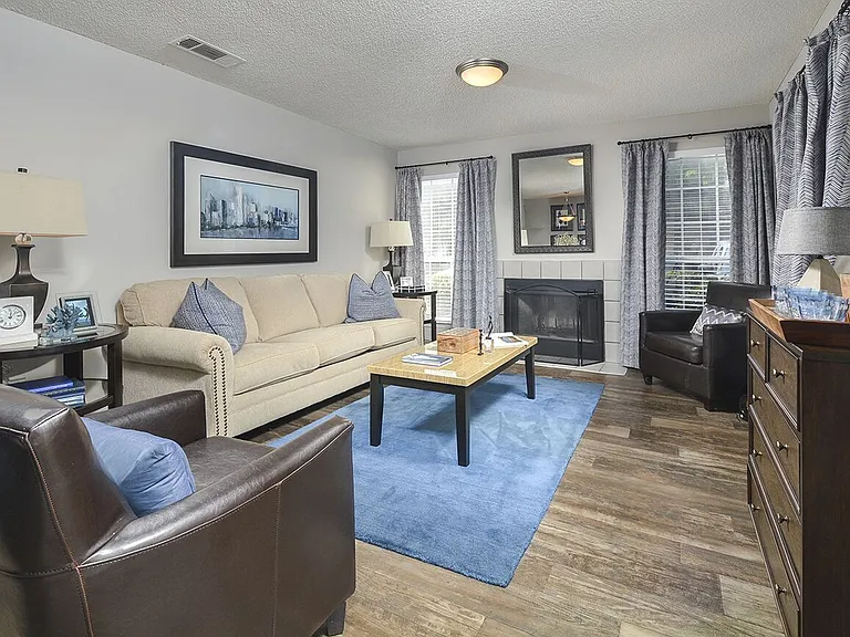 Tara Bridge Apartments — Photo 28