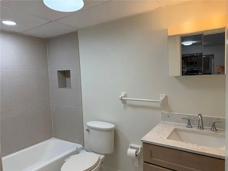 1190 Charles St #6 — Photo 9