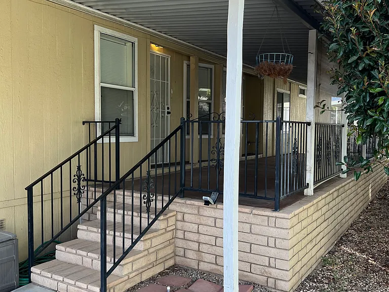 1262 Sorrel Dr — Photo 3