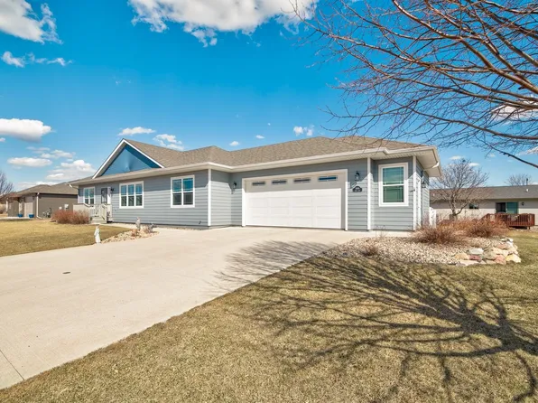 2806 Delia Ln, Milford, IA 51351