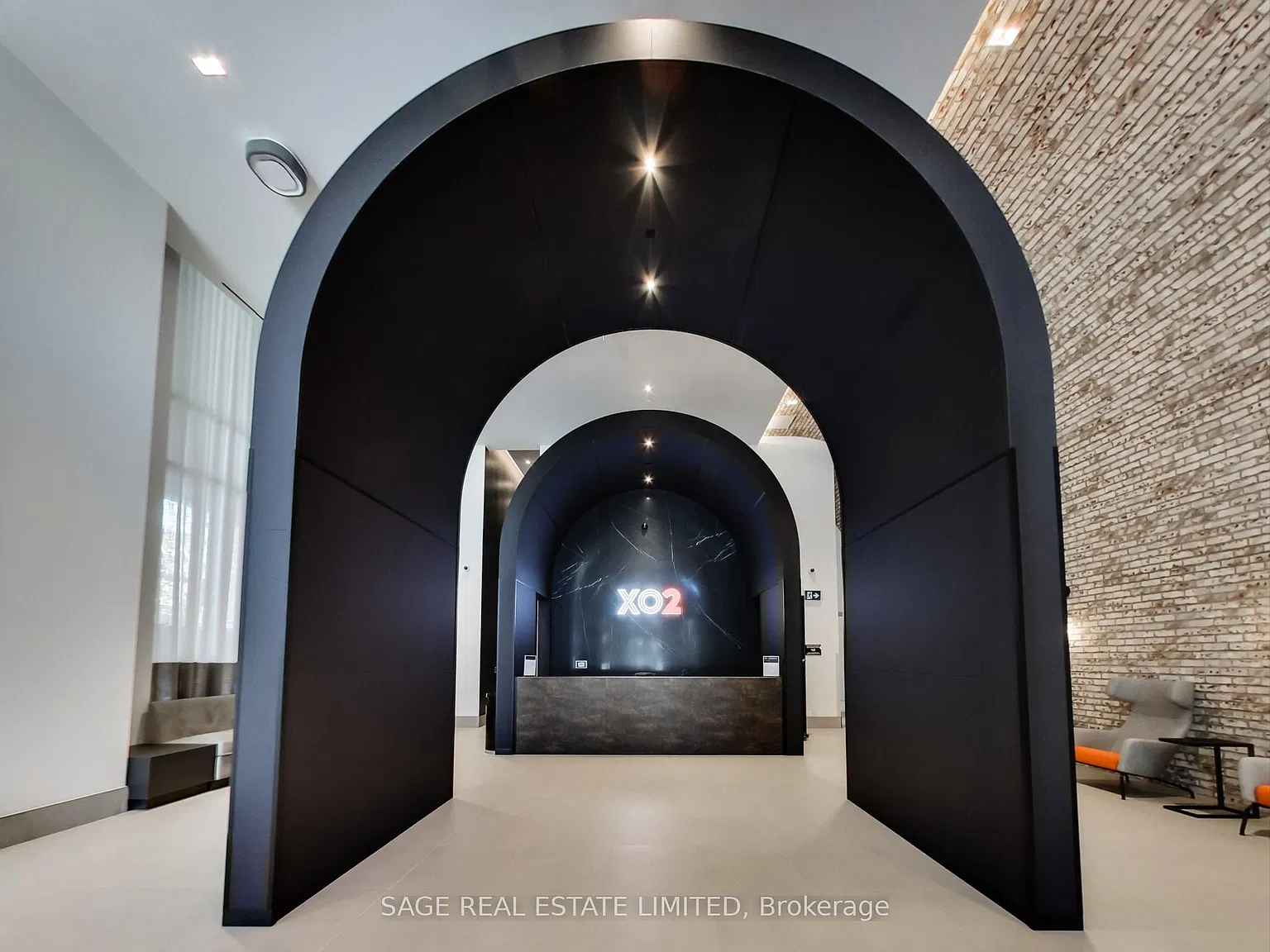 XO2 Condos — Photo 2