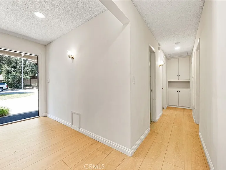 612 N Maryport Ave — Photo 4