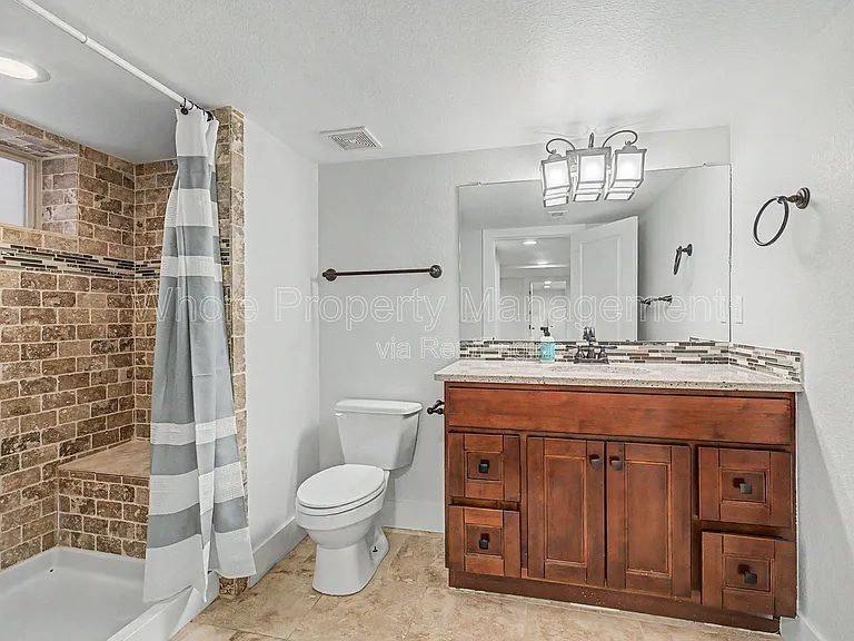 2514 Clermont St — Photo 19