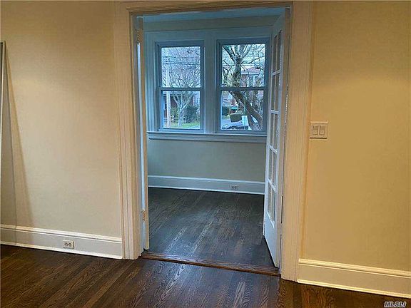 4th image of 44 Nassau Ave