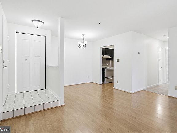 5th image of 4922 Columbia Rd APT 4