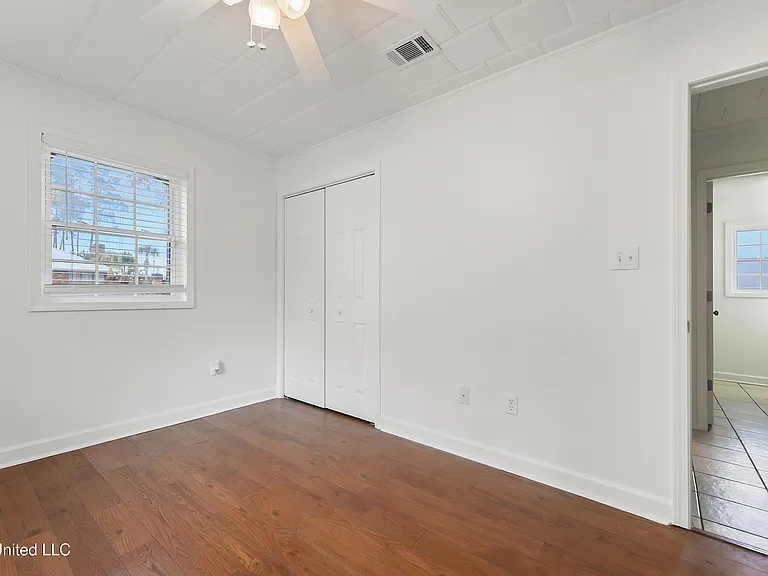 633 Keller St — Photo 10