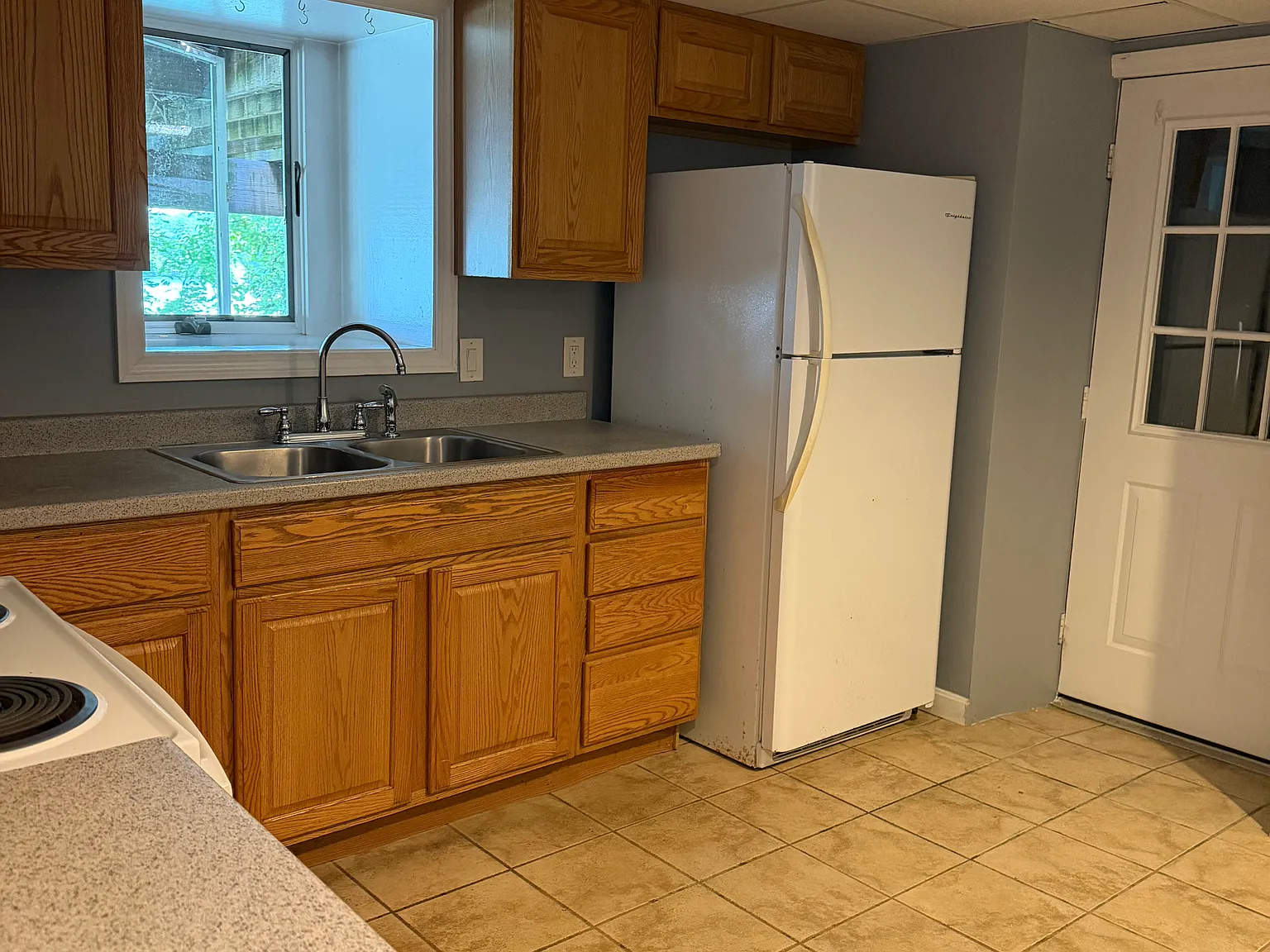 2 bed, 750 sqft, $2,000 — Photo 3