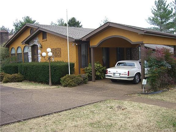 2nd image of 401 Martha St