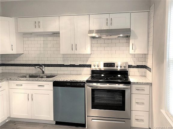 3rd image of 6809 Farmingdale Dr APT A