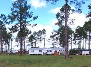 5 Leon A Wildes Rd, Hazlehurst, GA 31539