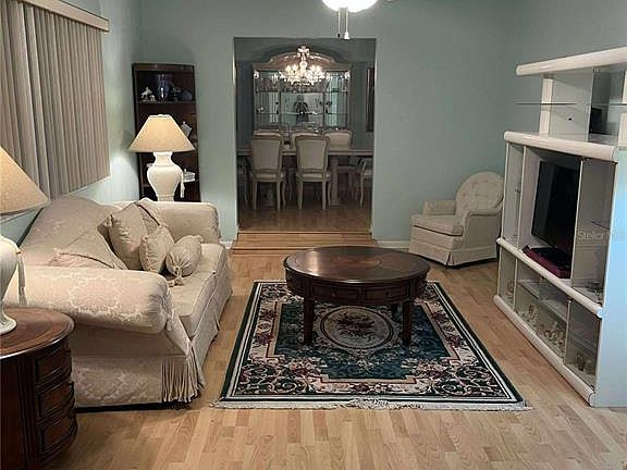 4th image of 608 Knowles Rd