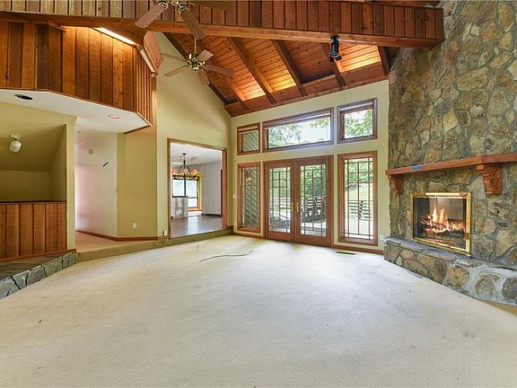 5th image of 655 River Knoll Dr SE