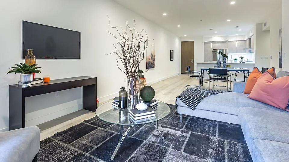 2 bed, 2.5 bath, 1449 sqft, $4,195 — Photo 4