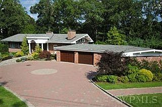 5th image of 132 Lake Shore Dr