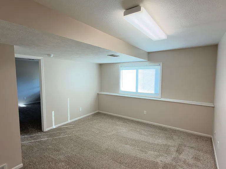 4441 Hillrise Ct NE — Photo 15