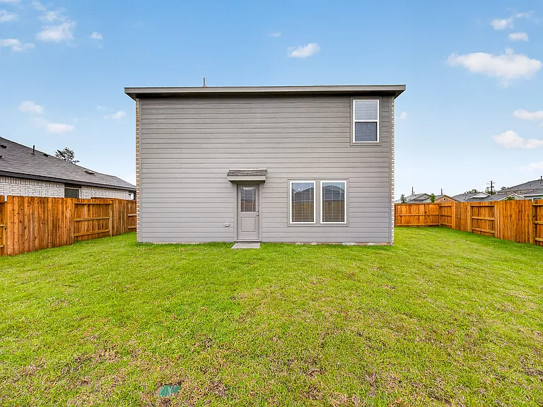 31413 Pratola Serra Cir — Photo 12