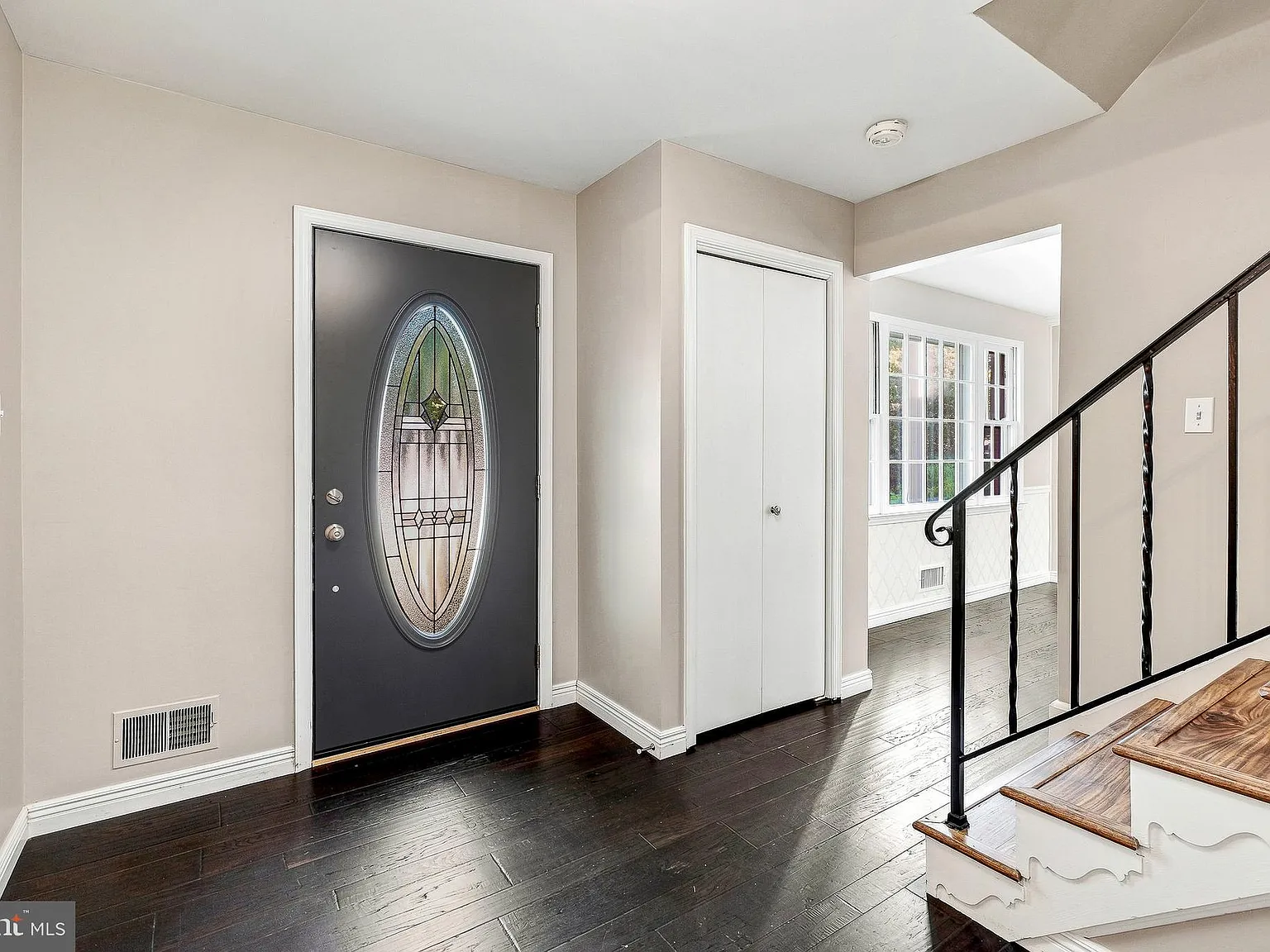 5 bed, 3.5 bath, 3080 sqft, $4,900 — Photo 3