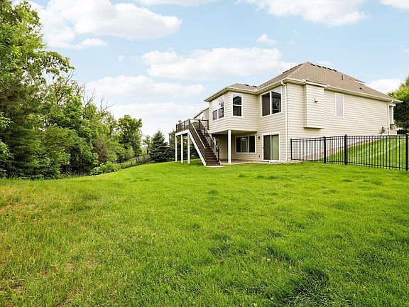 2nd image of 1120 Pine Hill Ln
