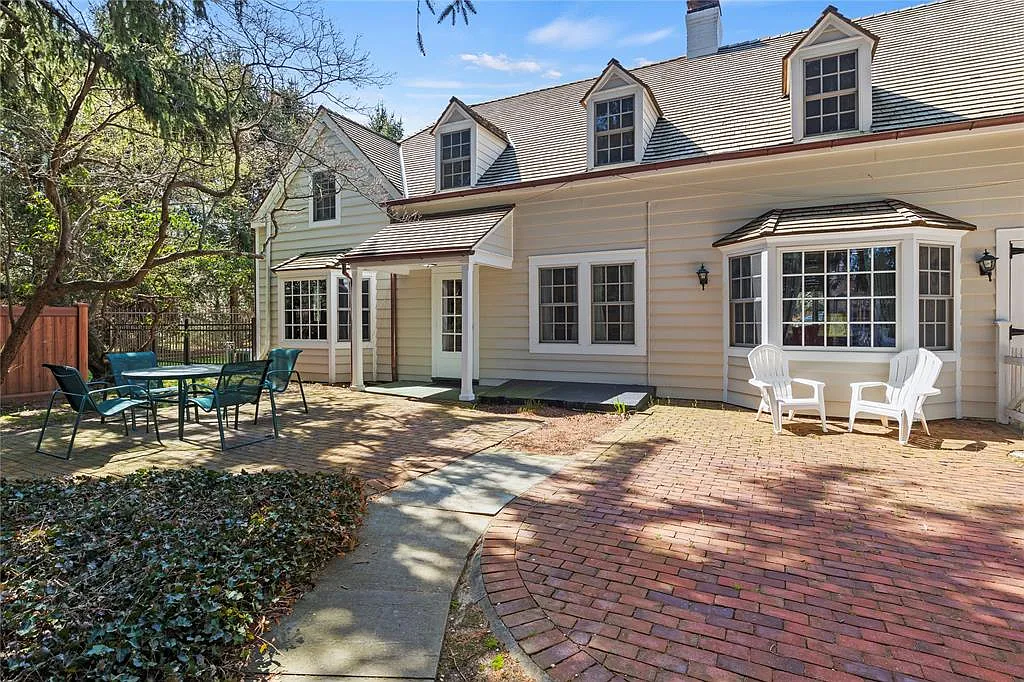 Building Photo - 87 Piping Rock Rd #1