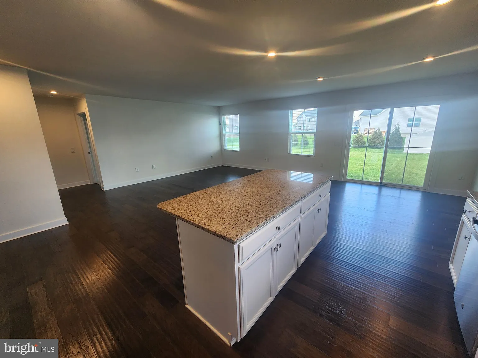 3 bed, 1656 sqft, $2,200 — Photo 4
