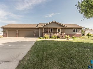 204 W 9th St, Crooks, SD 57020