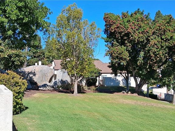 3rd image of 1437 Robin Ln
