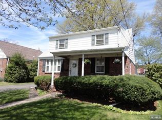 66 Chestnut Ave, Rochelle Park, NJ 07662