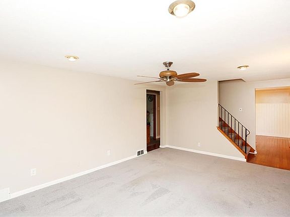 5th image of 99 Mona Dr