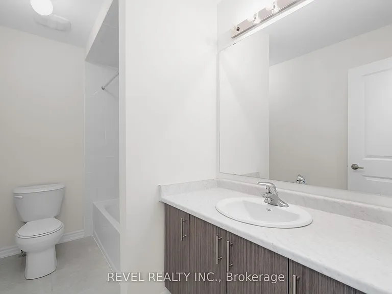 4 Rochester Dr — Photo 13