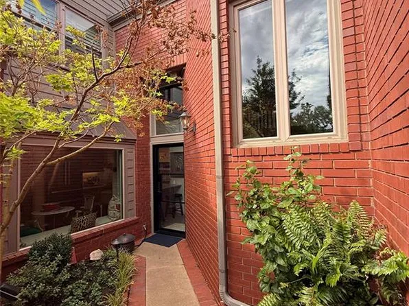 2825 NW Grand Blvd APT 19, Oklahoma City, OK 73116