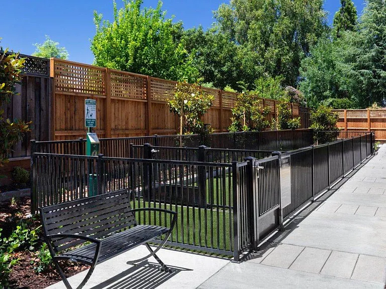 Santana Terrace — Photo 2