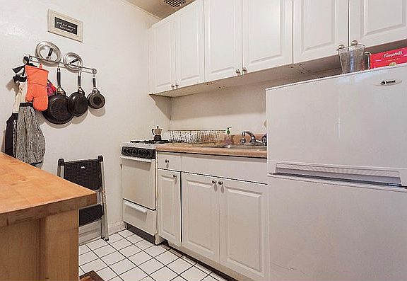 3rd image of 347 E 78th St #4A