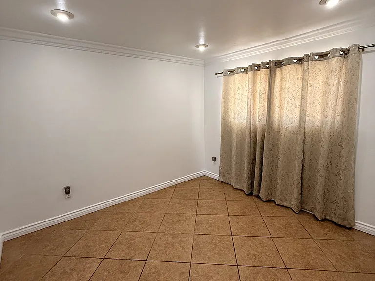 98 E Palomar St — Photo 14