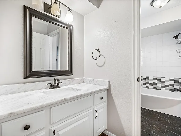 11 Winrock Pl — Photo 21