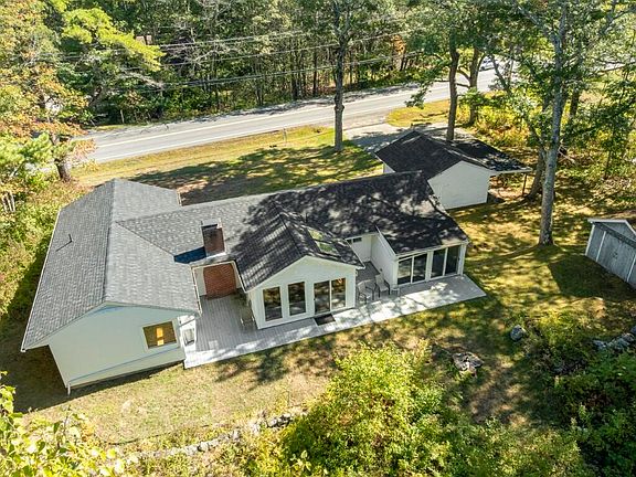 3rd image of 447 Wiscasset Road