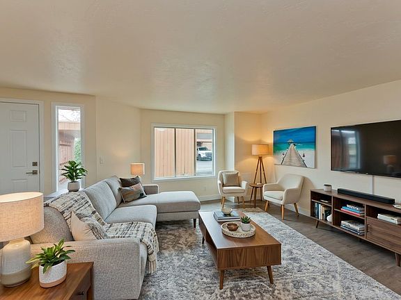 2nd image of 575-28 1/2 Rd #44