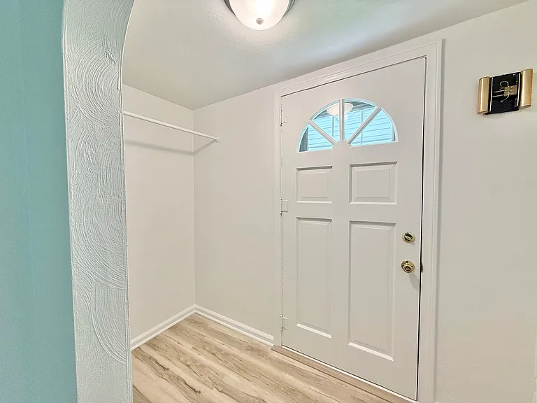 2020 W Hurd Rd — Photo 6