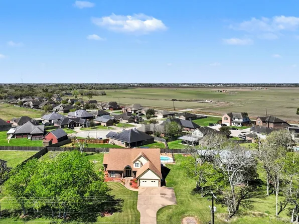 3913 County Road 106, Bay City, TX 77414