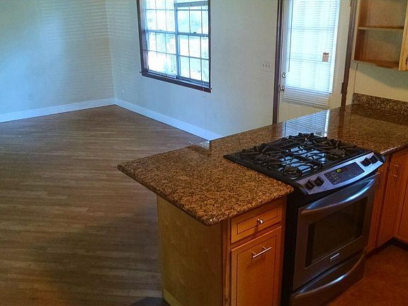 4th image of 3710 Gatewood Dr