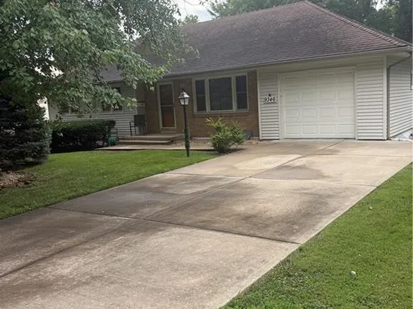 9346 Mackey St, Overland Park, KS 66212