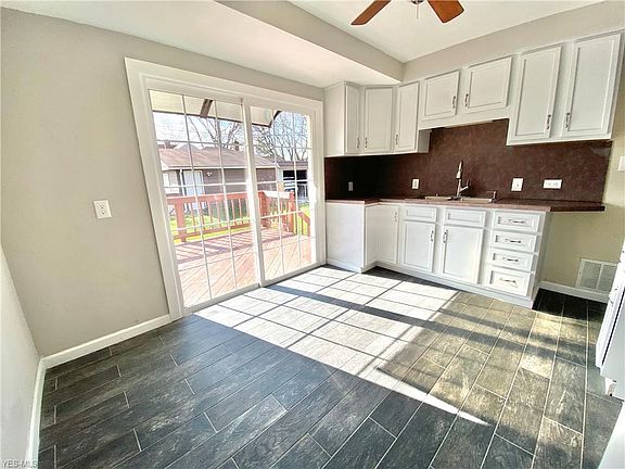 3rd image of 3120 W 140th St