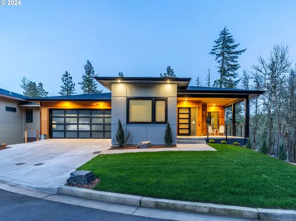 5383 W Amazon Dr, Eugene, OR 97405