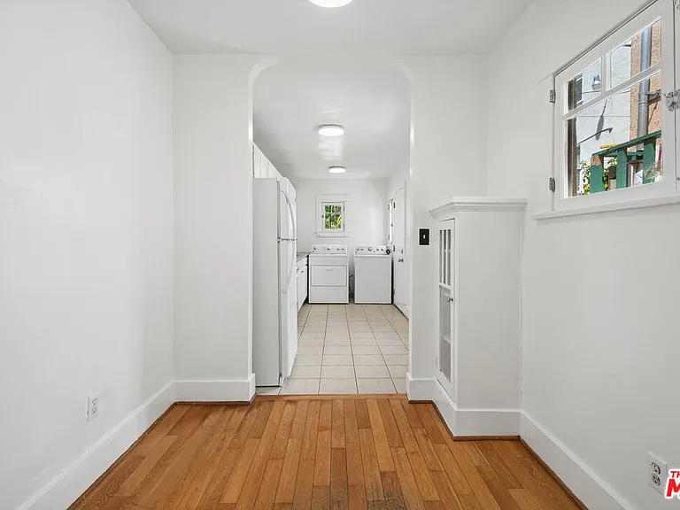 2515 Elsinore St — Photo 4