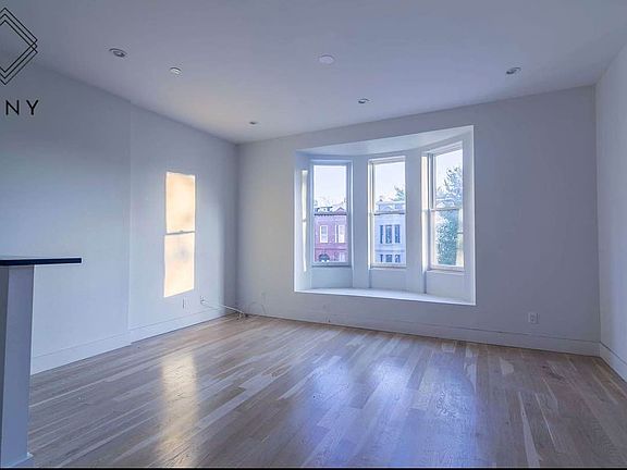 5th image of 905 Sterling Pl #4C