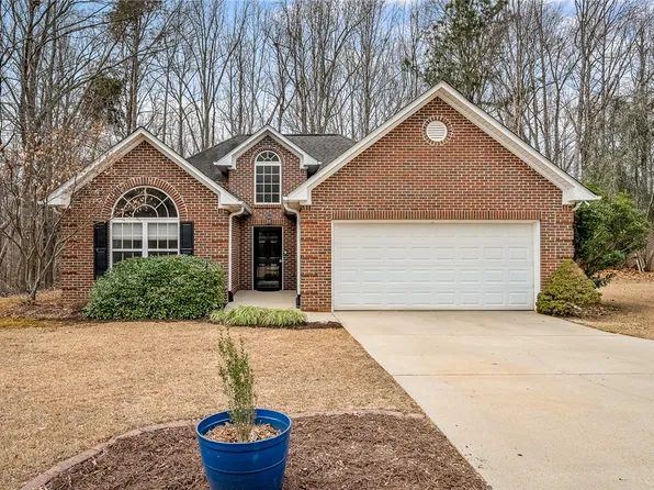 420 N Sweetwater Hills Dr, Moore, SC 29369