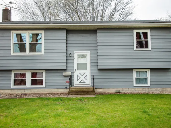 313 22nd St NW, Waverly, IA 50677